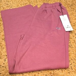 Alo Accolade Straight Leg Sweatpants-Soft Mulberry-XS